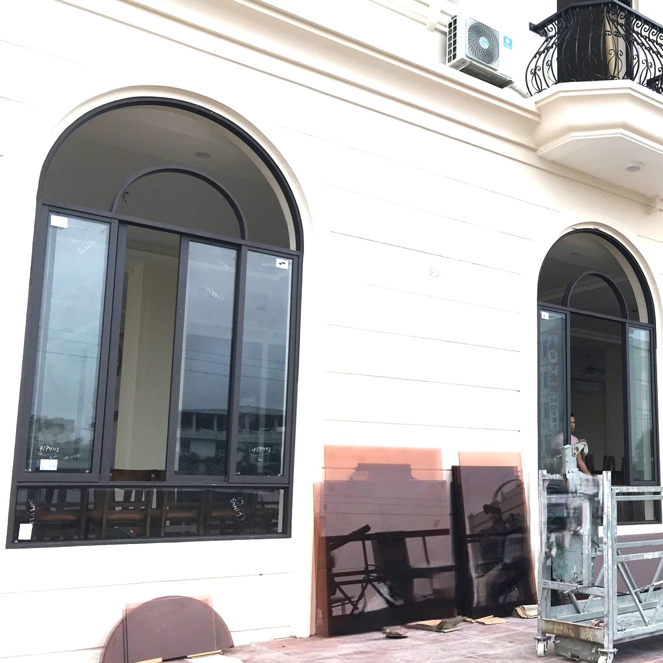 Cửa đi , Cửa sổ Tiêu Chuẩn